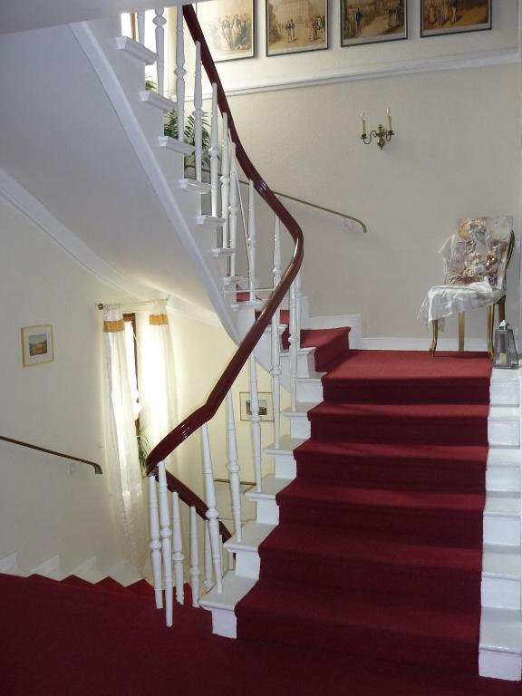 Hotel Zur Krone Bad Pyrmont Buitenkant foto